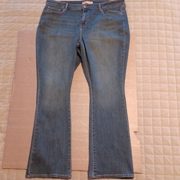 Signature by Levi Strauss Mid-Rise Bootcut blue jeans Size W35 X L32 - Picture 3 of 8